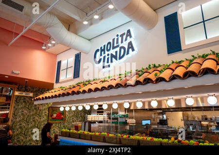 ÉTATS-UNIS. 04 juin 2024. Intérieur du restaurant Cholita Linda, Broadway Plaza, Walnut Creek, Californie, 4 juin 2024. (photo de Smith Collection/Gado/SIPA USA) crédit : SIPA USA/Alamy Live News Banque D'Images