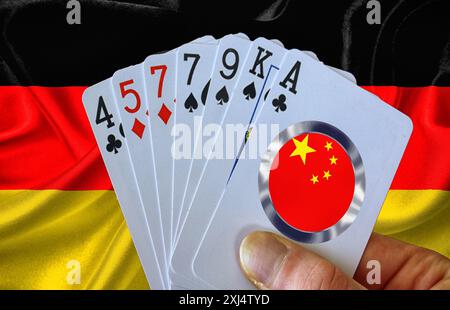 Image symbolique, mauvaises cartes, Chine, Allemagne, UE, Union européenne, Port de Hambourg, Port International, relations économiques, protectionnisme, surveillance Banque D'Images