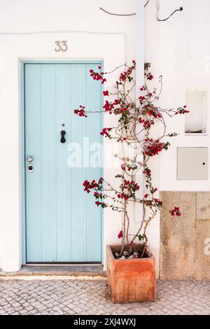 Porte d'entrée pittoresque à Olhão, Portugal (Algarve) Banque D'Images