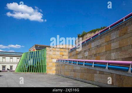 New State Gallery Stuttgart, vue extérieure. Architecture postmoderne, James Stirling architecture, Stuttgart, Bade-Wuerttemberg, Allemagne Banque D'Images