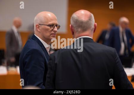 Peter Tschentscher (premier maire de Hambourg, SPD) devant les consultations de la Conférence des présidents des ministres avec les chefs de gouvernement de Banque D'Images