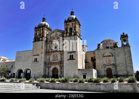 Église de l'ancien monastère dominicain de Santo Domingo à Oaxaca de Juarez, Oaxaca, Mexique, Amérique centrale, grande cathédrale historique avec Banque D'Images