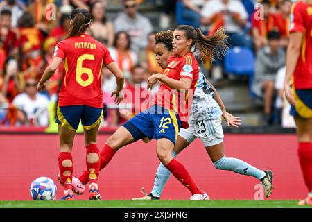 La Corogne, Espagne. 16 juillet 2024. Patri Guijarro (12 ans) d'Espagne lors d'un match de football entre les équipes nationales féminines d'Espagne et de Belgique, a appelé les flammes rouges lors de la sixième journée du Groupe A2 dans la phase de la ligue des qualifications européennes féminines de l'UEFA 2023-24, le mardi 16 juillet 2024 à la Corogne, Espagne . Crédit : Sportpix/Alamy Live News Banque D'Images