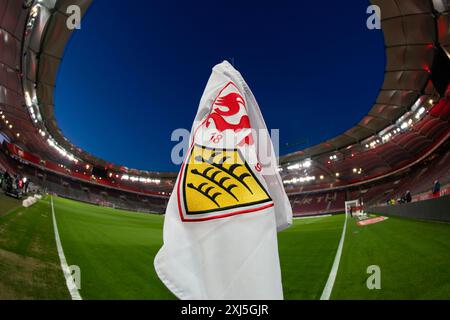 Drapeau d'angle, logo, VfB Stuttgart, Bundesliga, intérieur, Floodlit match, Blue hour, MHPArena, MHP Arena Stuttgart, Bade-Wuerttemberg, Allemagne Banque D'Images