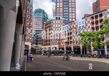 Muzenplein Platz, Wohnviertel in der Innenstadt nahe des Hauptbahnhof, Skyline, in der City von Den Haag, Niederlande, City Den Haag *** Muzenplein Square, quartier résidentiel dans le centre-ville près de la gare centrale, skyline, dans le centre-ville de la Haye, pays-Bas, ville la Haye Banque D'Images