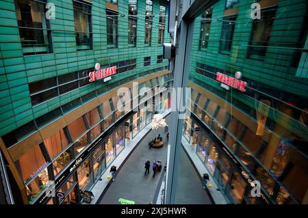 Petersbogen, casino, logo, mise en miroir, galerie marchande, arcade, centre commercial, arcade commerciale, Leipzig, Saxe, Allemagne Banque D'Images