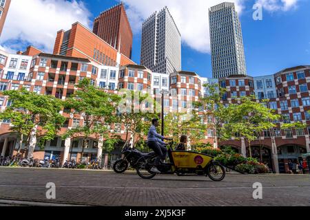 Muzenplein Platz, Wohnviertel in der Innenstadt nahe des Hauptbahnhof, Skyline, in der City von Den Haag, Niederlande, City Den Haag *** Muzenplein Square, quartier résidentiel dans le centre-ville près de la gare centrale, skyline, dans le centre-ville de la Haye, pays-Bas, ville la Haye Banque D'Images