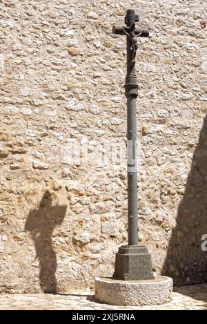 Traversez à la chapelle Sainte-Crox, vieux centre ville de Saint-Paul-de-Vence, aussi connu sous le nom de Saint Paul, cité médiévale des collines, Alpes-Maritimes Banque D'Images