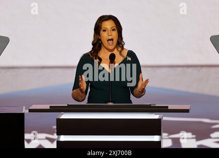 Milwaukee, États-Unis. 16 juillet 2024. Rep. Elise Stefanik, R-NY, présidente de la Conférence républicaine de la Chambre, prend la parole lors de la Convention nationale républicaine 2024 au Forum Fiserv à Milwaukee, Wisconsin, le mardi 16 juillet 2024. Photo de Tannen Maury/UPI crédit : UPI/Alamy Live News Banque D'Images