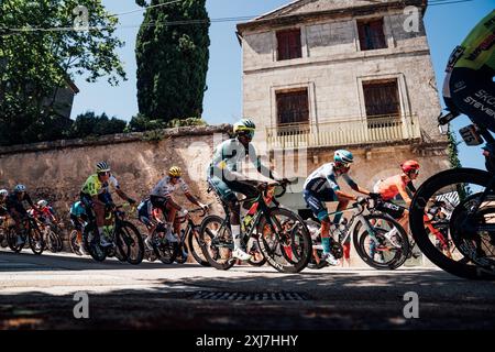 Photo par Zac Williams/SWpix.com - 16/07/2024 - cyclisme - Tour de France 2024 - étape 16, Gruissan - Nîmes, France - Biniam Girmay, Intermarche Wanty. Crédit : SWpix/Alamy Live News Banque D'Images