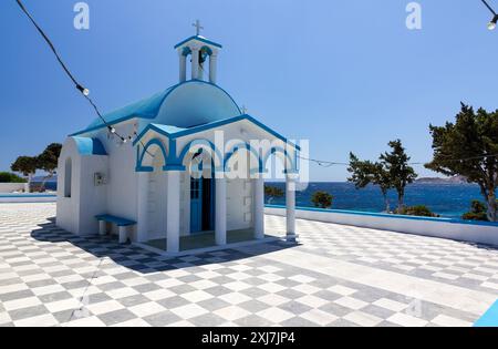 Chapelle cycladique d'Agios Nikolaos, Pollonia, île de Milos, Grèce Banque D'Images