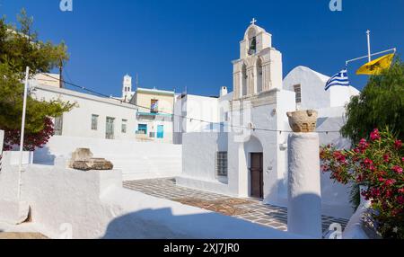 Église d'Agia Triada à Adamantas, île de Milos, Cyclades, Grèce Banque D'Images