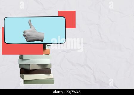 Une pile de livres est sur un fond blanc avec un signe pouce vers le haut sur l'écran Banque D'Images