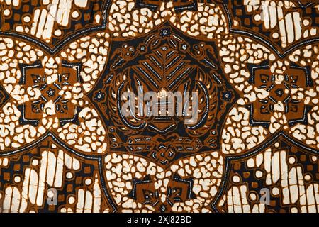 Gros plan sur les tissus de sarong de batik indonésien du début des années 1900. Tous faits à la main avec des canting et de la cire chaude dans la manière javanaise traditionnelle. Banque D'Images