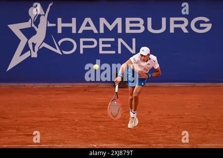 Hambourg, Hambourg, Allemagne. 15 juillet 2024. Matteo Arnaldi (ITA) servir pendant l'OPEN DE HAMBOURG - ATP500, Tennis pour hommes (crédit image : © Mathias Schulz/ZUMA Press Wire) USAGE ÉDITORIAL SEULEMENT! Non destiné à UN USAGE commercial ! Banque D'Images