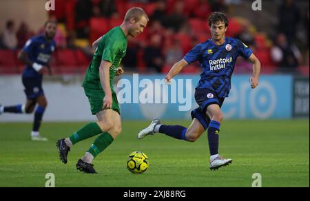 Jeremy Kelly de Crawley Town en action pendant la pré-saison amicale entre Lewes et Crawley Town au Dripping Pan. Banque D'Images