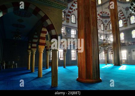 Kocatepe Ulu Camii à Istanbul, Turquie Banque D'Images