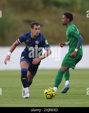 Crawley Town's Dion Conroy pendant la pré-saison amicale entre Lewes et Crawley Town au Dripping Pan. Banque D'Images