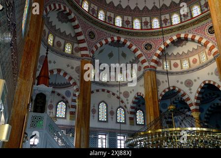 Kocatepe Ulu Camii à Istanbul, Turquie Banque D'Images