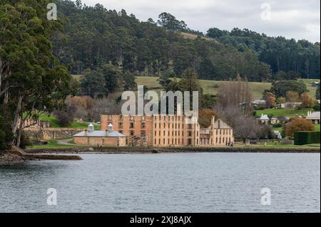 Les ruines du long pénitencier qui à une époque avait 136 cellules séparées à Port Arthur. Elle a servi de prison principale entre 1833 et 1877. La prison g Banque D'Images