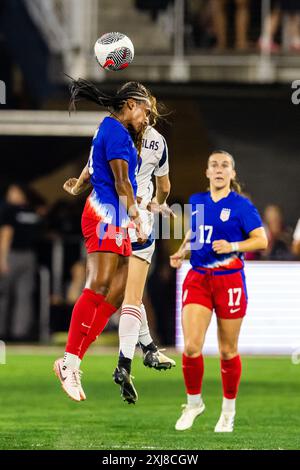 Washington, DC, États-Unis. 16 juillet 2024. Les joueurs s'affrontent pour diriger le ballon lors du match amical international 2024 Send-Off contre le Costa Rica à Audi Field à Washington, DC. (Crédit image : © Robert Blakley/ZUMA Press Wire) USAGE ÉDITORIAL SEULEMENT! Non destiné à UN USAGE commercial ! Banque D'Images