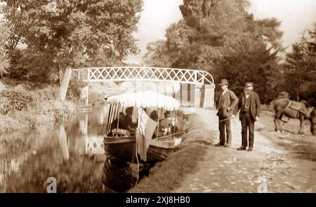 Un voyage tiré par des chevaux sur le canal de Llangollen, période victorienne Banque D'Images