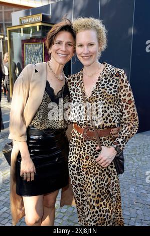 Christina Hecke mit Ehefrau Stefanie Henn BEI der Premiere des Kinofilms Die Ermittlung im Zoo Palast. Berlin, 16.07.2024 *** Christina Hecke avec sa femme Stefanie Henn à la première du film Die Ermittlung au Zoo Palast Berlin, 16 07 2024 Foto:XF.xKernx/xFuturexImagex ermittlung 4704 Banque D'Images