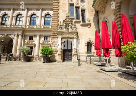 Hôtel de ville de Hambourg (Hamburger Rathaus), siège du gouvernement local de la ville libre et hanséatique de Hambourg. Cour intérieure de Rathaus. Banque D'Images