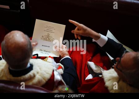 Membres de la Chambre des lords avant le discours du roi et l'ouverture du Parlement dans la chambre de la Chambre des lords au Palais de Westminster, à Londres. Date de la photo : mercredi 17 juillet 2024. Banque D'Images