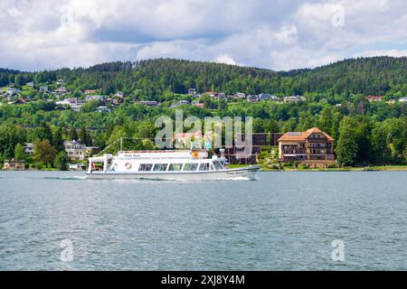 Tourboat sur le lac Wörthersee - Kärnten, Autriche Banque D'Images