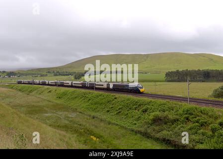 Avanti Class 390 Pendolino en direction du nord sur la West Coast main Line près de Beattock, Écosse, Royaume-Uni. 3 juillet 2024 Banque D'Images