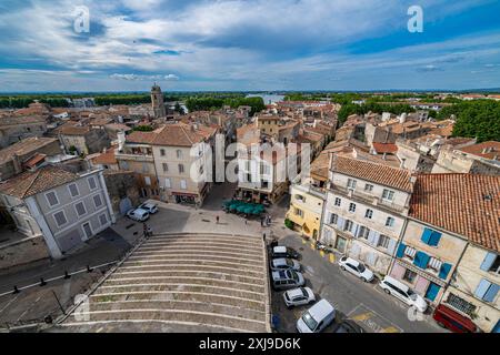 Vue sur Arles, Bouches du Rhône, Provence-Alpes-Cote d Azur, France, Europe Copyright : MichaelxRunkel 1184-12580 Banque D'Images