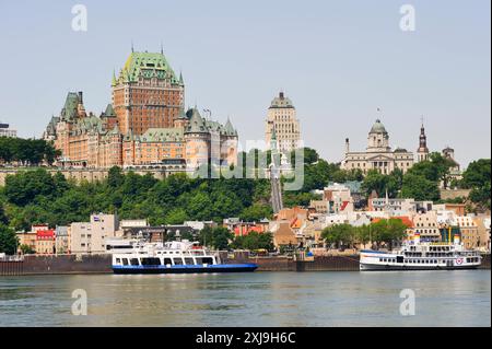 La vieille ville vue du traversier sur le fleuve Saint-Laurent, site du patrimoine mondial de l'UNESCO, Québec, Province de Québec, Canada, Amérique du Nord C Banque D'Images