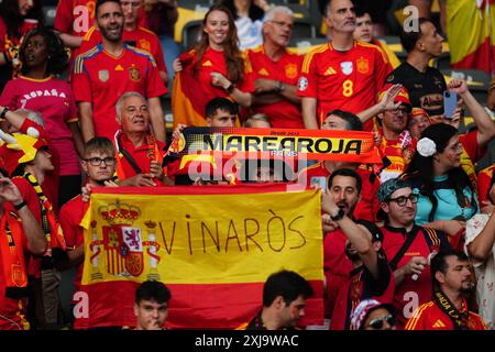 Les supporters espagnols lors de la finale de l'UEFA Euro 2024 entre l'Espagne et l'Angleterre ont joué à l'Olympiastadion le 14 juillet 2024 à Berlin, en Allemagne. (Photo de Bagu Blanco / PRESSINPHOTO) Banque D'Images