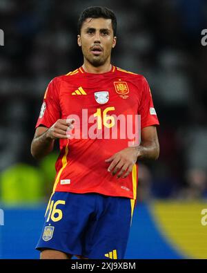 Berlin, Allemagne. 14 juillet 2024. Rodri Hernandez, de l'Espagne, lors de la finale de l'UEFA Euro 2024 opposant l'Espagne à l'Angleterre, a joué à l'Olympiastadion le 14 juillet 2024 à Berlin, en Allemagne. (Photo de Bagu Blanco/PRESSINPHOTO) crédit : AGENCE SPORTIVE PRESSINPHOTO/Alamy Live News Banque D'Images