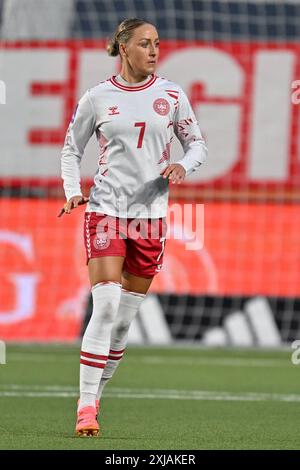 Sint Truiden, Belgique. 12 juillet 2024. Daio Wasabi Stayen Stadium Sanne Troelsgaard (7) du Danemark photographié lors d'un match de football entre les équipes nationales féminines de Belgique, appelées les Red Flames et du Danemark lors de la cinquième journée du groupe A2 dans la phase de la ligue des qualifications européennes féminines de l'UEFA 2023-24, le vendredi 12 juillet 2024 à Sint-Truiden, Belgique . Photo SPP | David Catry (David Catry/SPP) crédit : SPP Sport Press photo. /Alamy Live News Banque D'Images