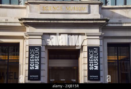 Londres, Royaume-Uni, 24 octobre 2021. Vue extérieure du Musée des Sciences, South Kensington. Crédit : Vuk Valcic / Alamy Banque D'Images