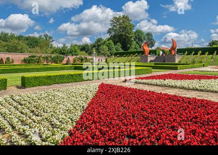 Jardin d'orangerie de style italien en été à Kasteel van Gaasbeek, à l'origine château fort médiéval du 13ème siècle, Lennik, Brabant flamand, Belgique Banque D'Images