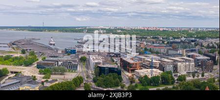 Le port de Tallinn, Estonie dans une photo de drone aérien Banque D'Images