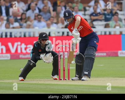 Londres, Royaume-Uni. 17 juillet 2024. Londres, Angleterre, 17 juillet 2024 : Amy Jones (40 Angleterre) lors du cinquième match international Vitality T20 entre l'Angleterre et la Nouvelle-Zélande au Lord's Cricket Ground à Londres, Angleterre. (Jay Patel/SPP) crédit : photo de presse sportive SPP. /Alamy Live News Banque D'Images