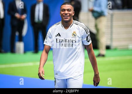 Madrid, France, Espagne. 16 juillet 2024. Kylian MBAPPE lors de sa présentation en tant que nouveau joueur du Real Madrid CF au stade Santiago Bernabeu le 16 juillet 2024 à Madrid, Espagne. (Crédit image : © Matthieu Mirville/ZUMA Press Wire) USAGE ÉDITORIAL SEULEMENT! Non destiné à UN USAGE commercial ! Banque D'Images