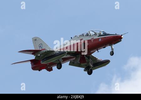 Cirencester, Royaume-Uni. 17 juillet 2024. British Aerospace Hawk Mk.66 des Midnight Hawks Finnish Air Force arrivent lors de la journée des arrivées de Royal International Air Tattoo 2024 à la RAF Fairford, Cirencester, Royaume-Uni, le 17 juillet 2024 (photo par Cody Froggatt/News images) à Cirencester, Royaume-Uni, le 17/7/2024. (Photo de Cody Froggatt/News images/Sipa USA) crédit : Sipa USA/Alamy Live News Banque D'Images