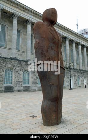 Sculpture d'Antony Gormley à Birmingham Banque D'Images