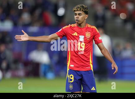 Berlin, Deutschland. 14 juillet 2024. firo : 14.07.2024 Football, Football : UEFA EURO 2024, EM, Championnat d'Europe 2024, finale M51, match 51, Espagne - Angleterre 2:1 Lamine Yamal of Spain gestes Gesture Credit : dpa/Alamy Live News Banque D'Images