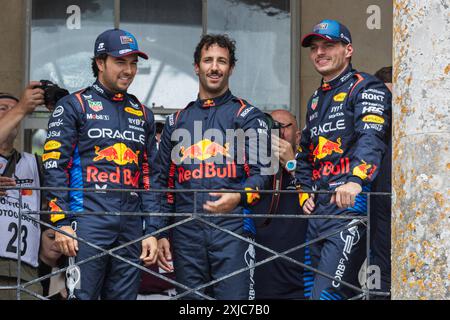 Circuit de Goodwood, Chichester, West Sussex, Royaume-Uni, 14 juillet 2024; max Verstappen, Daniel Ricciardo et Sergio Perez pendant le Goodwood Festival of Speed Credit : Jay Hirano/AFLO/Alamy Live News Banque D'Images