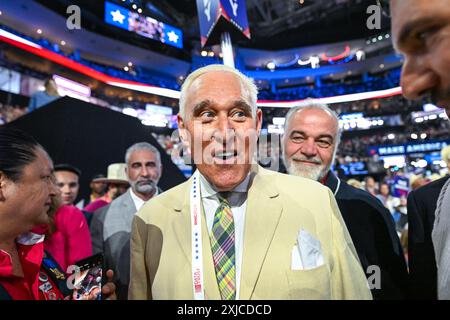 Milwaukee, États-Unis. 17 juillet 2024. Roger Stone pose pour des photos au jour 3 de la Convention nationale républicaine 2024 au Forum Fiserv à Milwaukee, WISCONSIN, LE 17 juillet 2024. (Photo par Anthony Behar/Sipa USA) crédit : Sipa USA/Alamy Live News Banque D'Images