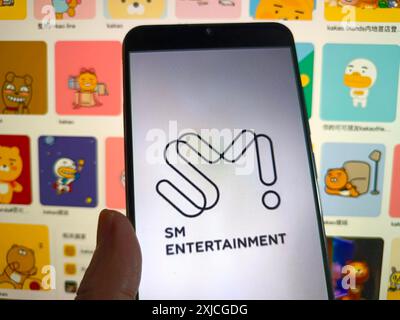 SUQIAN, CHINE - 18 JUILLET 2024 - illustration Kakao pour vendre SM et d'autres filiales, Suqian, province du Jiangsu, Chine, 18 juillet, 2024. Banque D'Images