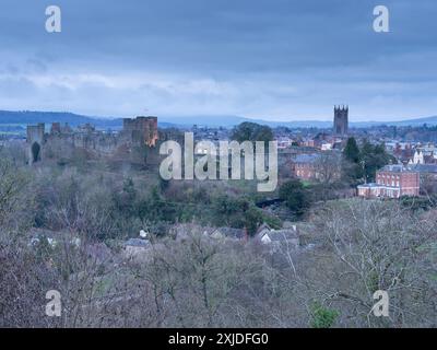 La ville de Ludlow dans le Shropshire vue depuis Whitcliffe Common, Mortimer Forest, Angleterre, Royaume-Uni Banque D'Images