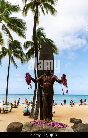 Statue du duc Paoa Kahanamoku à Waikiki Beach Banque D'Images