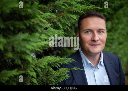 Wes Streeting, député du Parti travailliste, secrétaire d'État fantôme à la santé et aux soins sociaux du Royaume-Uni, à Rutherglen, Glasgow, Écosse, le 5 octobre 2023. Banque D'Images